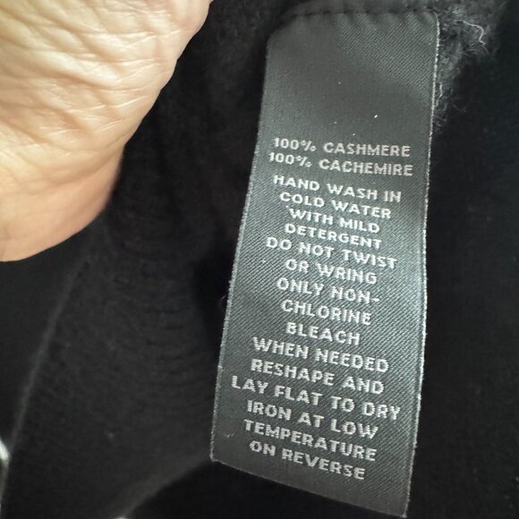 Saks fifth Avenue Cashmere Sweater - Picture 6 of 7